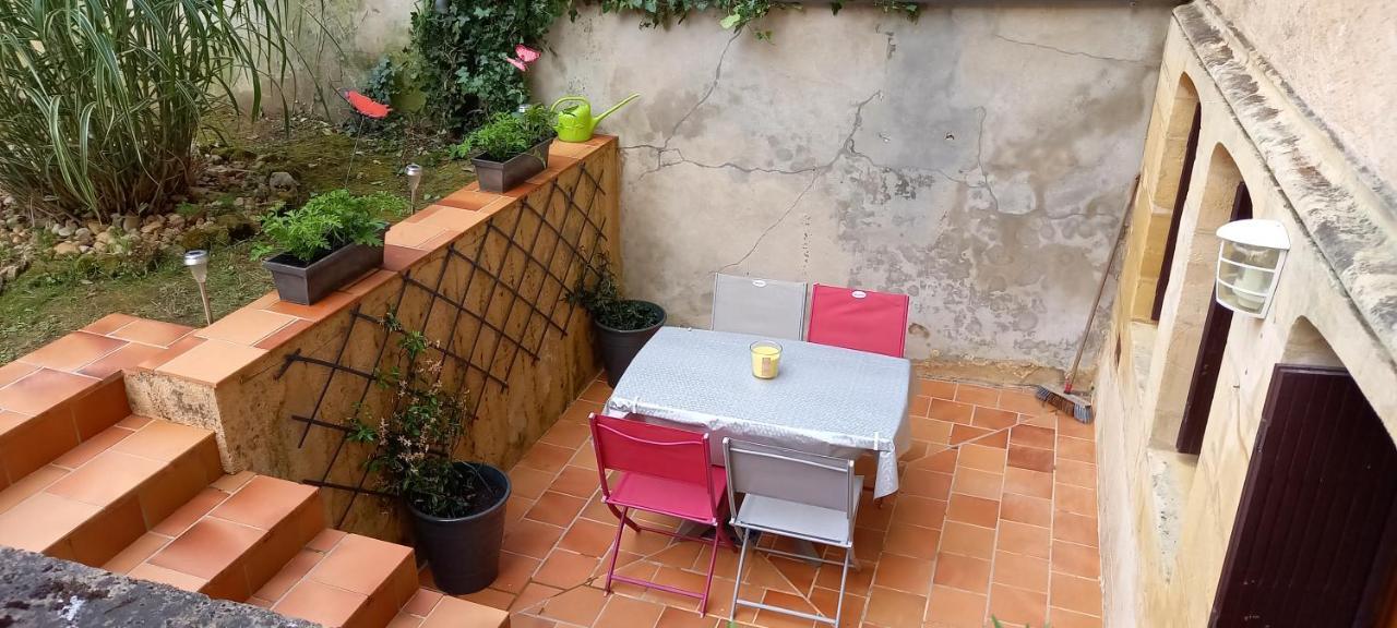 Studio Avec Terrasse Et Jardinet En Centre Ville Bergerac Exterior photo