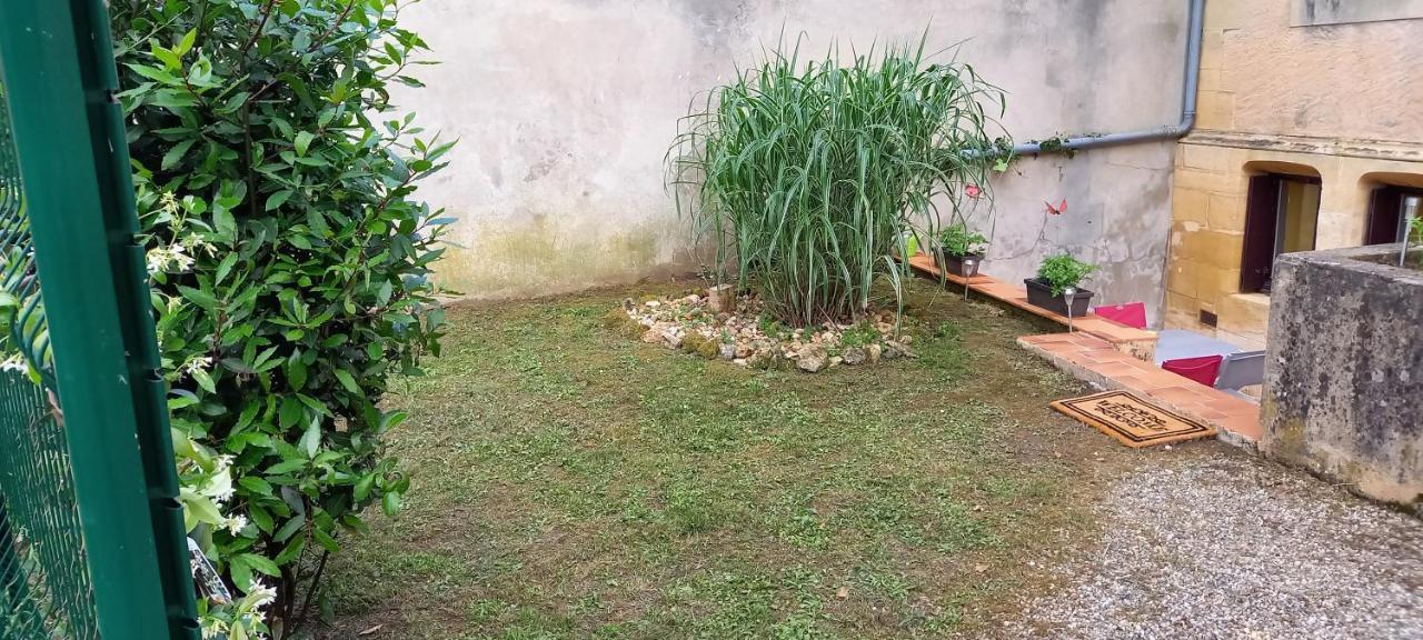 Studio Avec Terrasse Et Jardinet En Centre Ville Bergerac Exterior photo